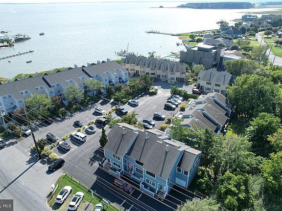 3rd image of 2001 Bayard Ave #15