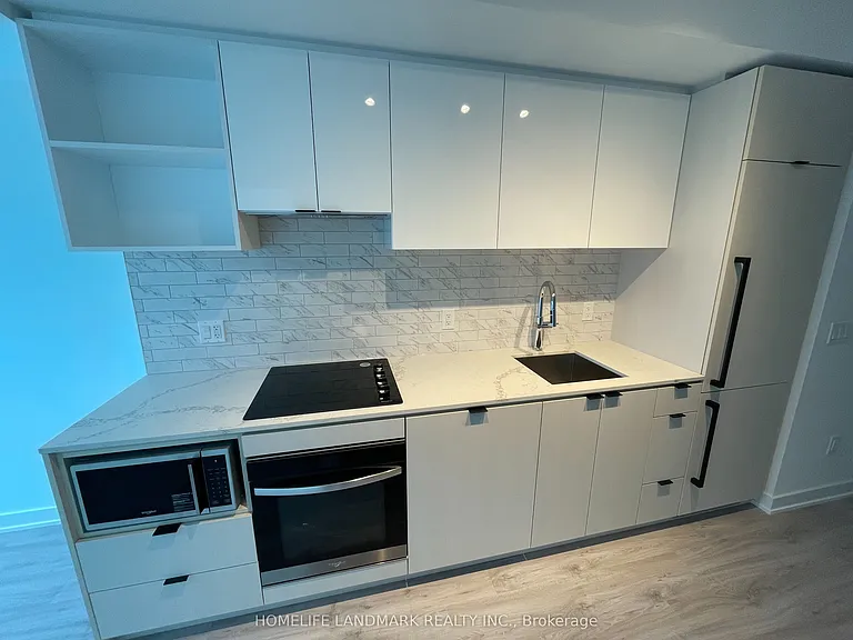 252 Church St #2501 — Photo 3