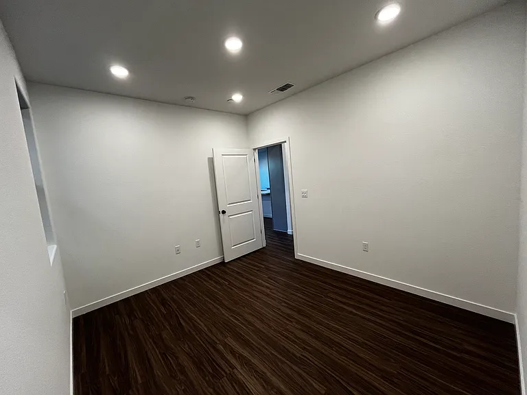 8133 Bodway Pkwy — Photo 14