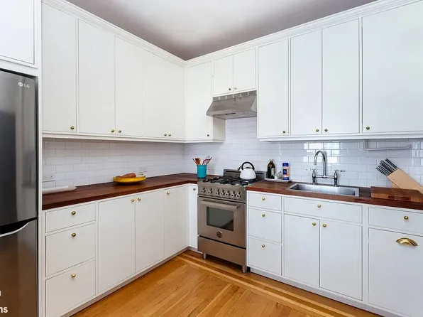 3528 80th St APT 22, Flushing, NY 11372