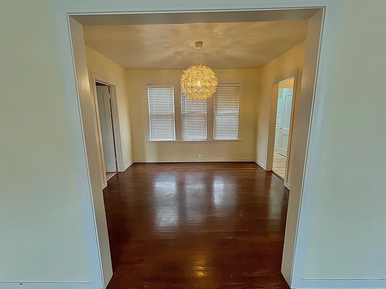 6711 Broadway St — Photo 3