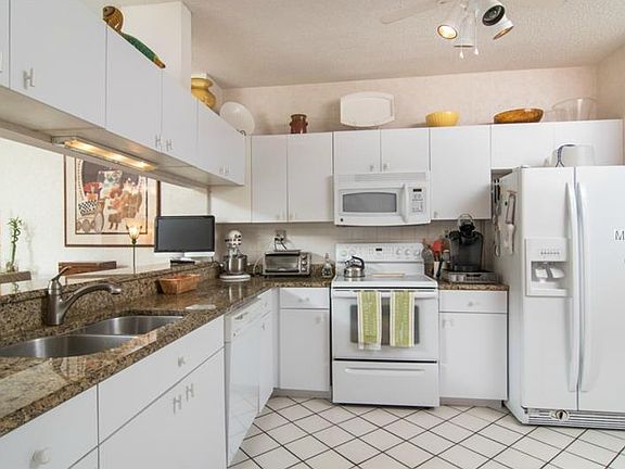5th image of 11620 Shipwatch Dr APT 1422