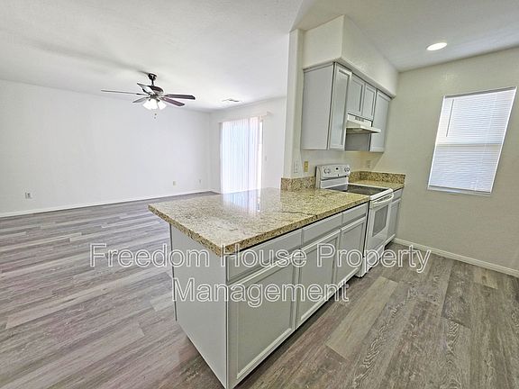 5th image of 670 Bourbon St Unit 2