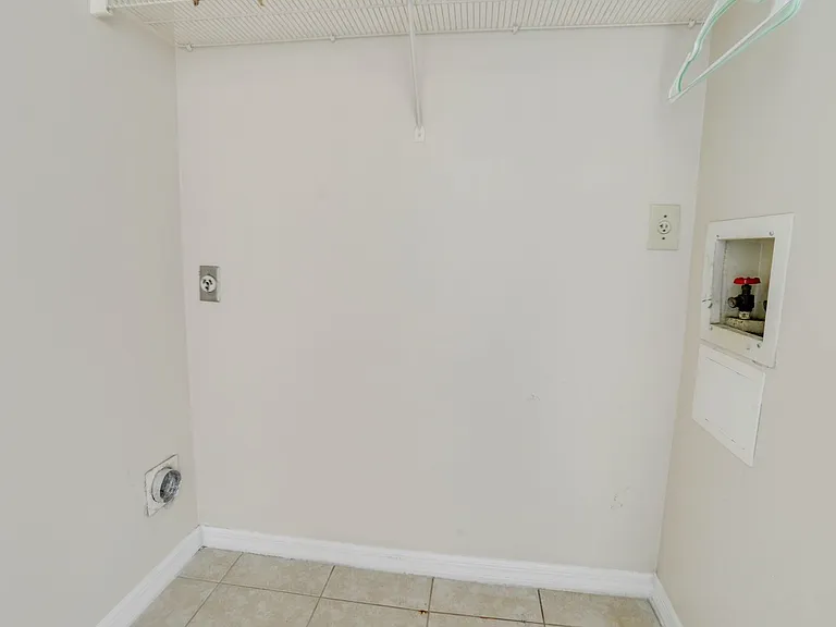 7206 Olympia Ct — Photo 16