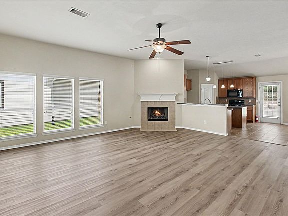 2nd image of 7 Briar Grove Ct