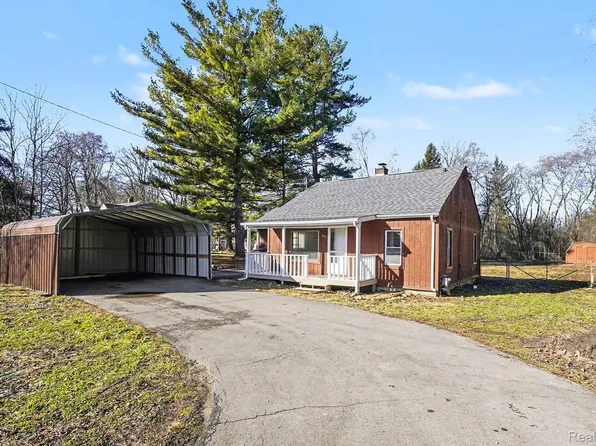 3401 N Center Rd, Flint, MI 48506