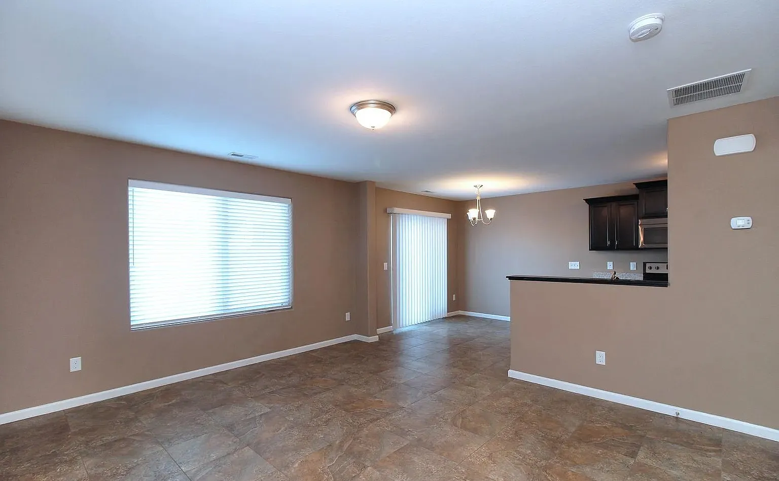 3 bed, 2.5 bath, 1542 sqft, $2,195 — Photo 2