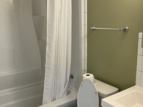 4th image of 108 Park St #1