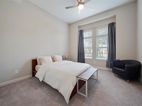 3rd image of 11103 Bluewater Lagoon Cir
