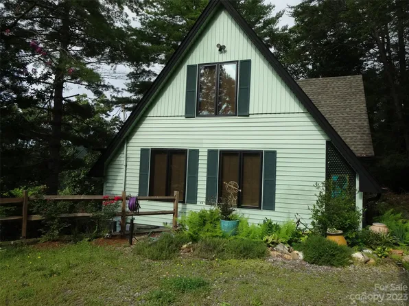 2 Quinn Ct, Asheville, NC 28805