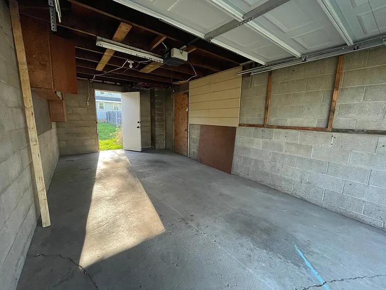 N Haldy Ave — Photo 15