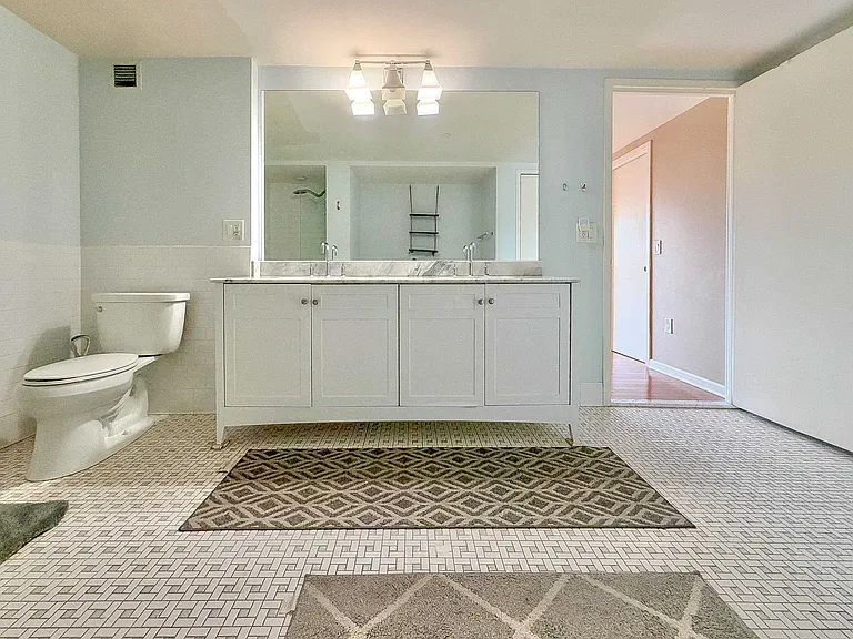 700 Grove St #4F — Photo 23