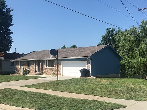 Corner lot with great access