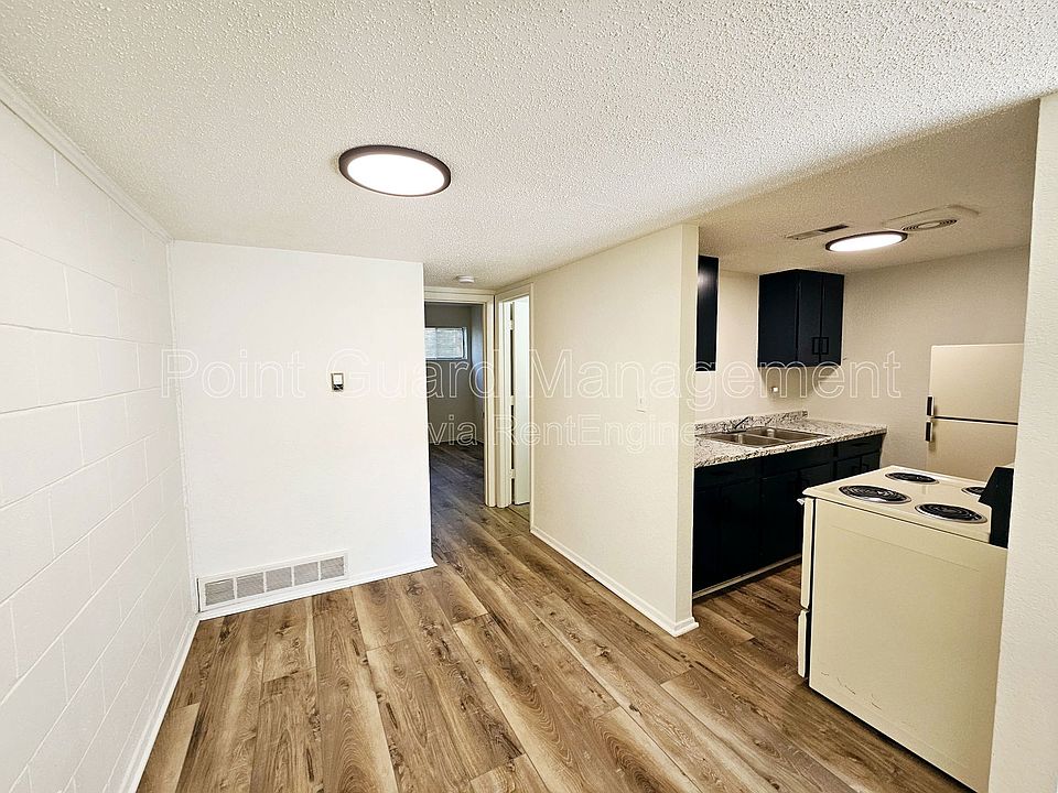 1st image of 1517 Oxford Pl #20