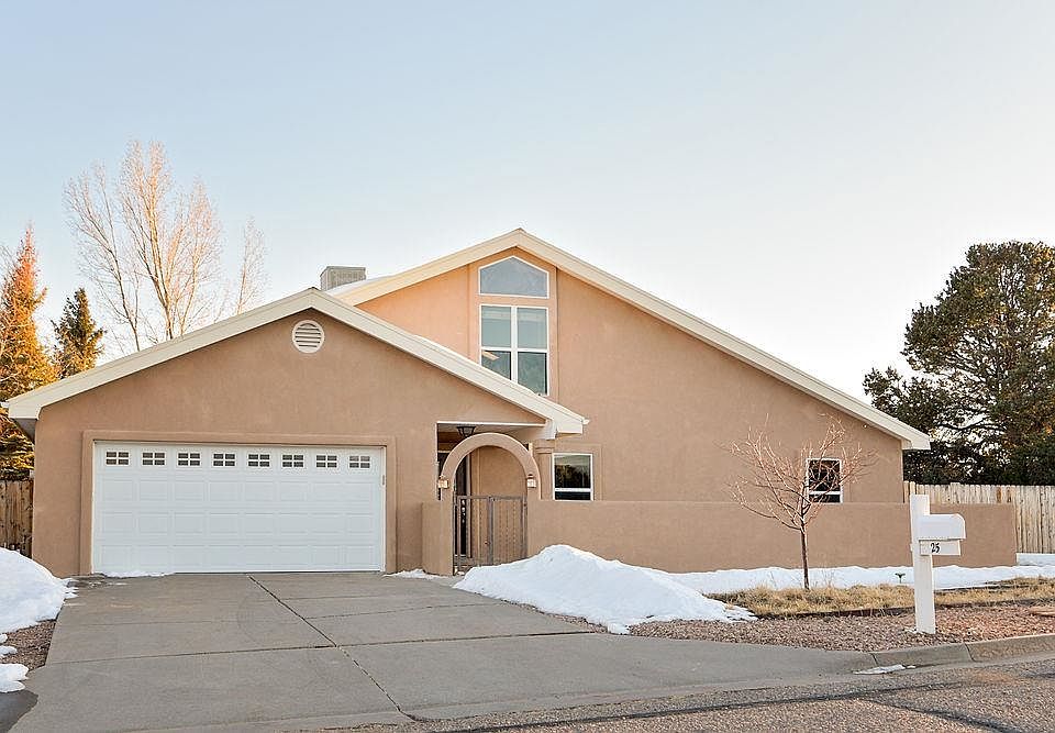 1st image of 25 Karen Cir