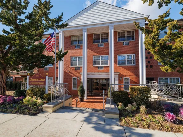 250 N. Village Avenue #B22, Rockville Centre, NY 11570