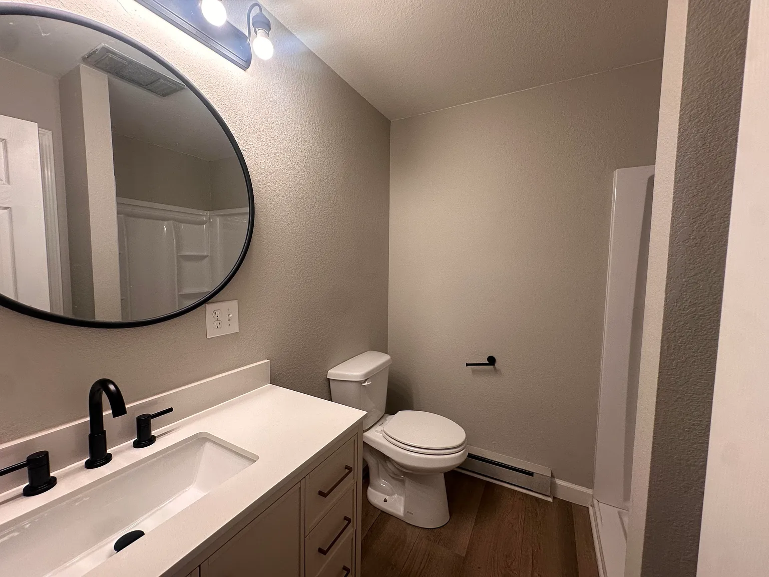 2 bed, 954 sqft, $1,800 — Photo 3