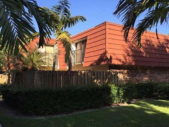 5th image of 718 NW 99th Cir
