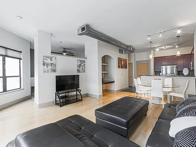 1901 Post Oak Blvd #3115 — Photo 6