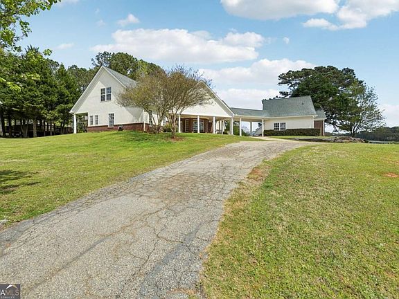2nd image of 228 Indian Creek Rd