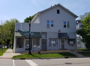 2002 Maple Ave, Evanston, IL 60201