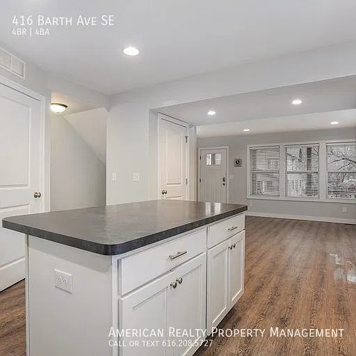 4 bed, 3.5 bath, 1063 sqft, $2,750 — Photo 4
