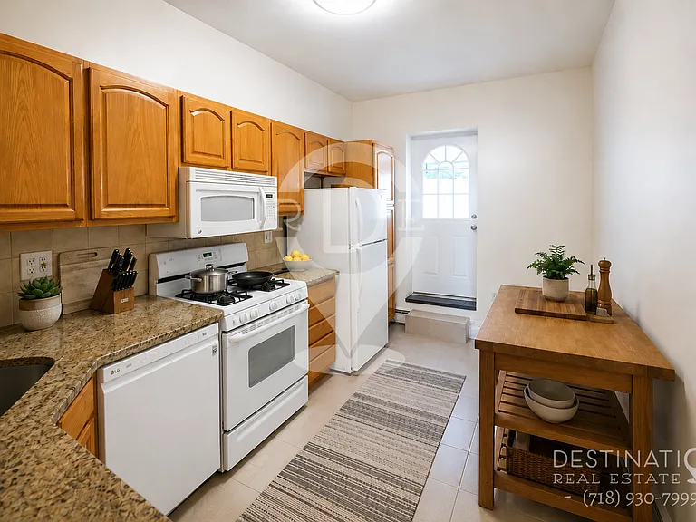 577 Hicks St #3 — Photo 2