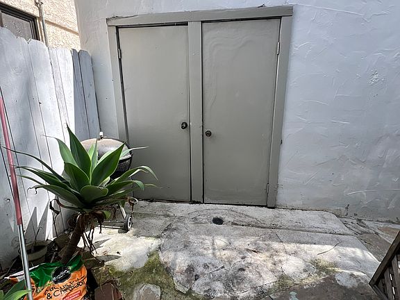 5th image of 3521 E 1st St APT B