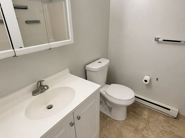 10 Agney Ave #3A — Photo 4
