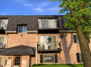 1303 N Baldwin Ct #B3, Palatine, IL