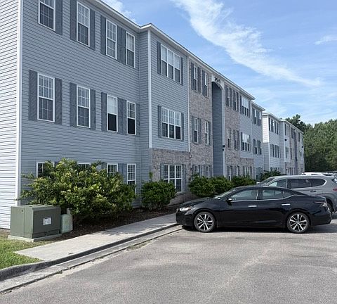 2nd image of 142 N Hines St #L