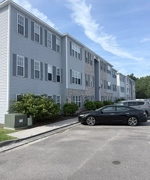 142 N Hines St — Photo 1