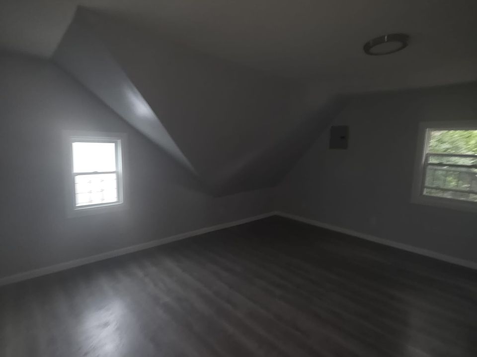 2nd image of 146-148 S Clinton St #3