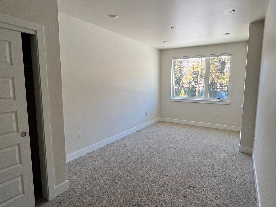 Two spacious bedrooms