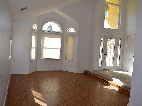 4th image of 13067 Caspian Dr
