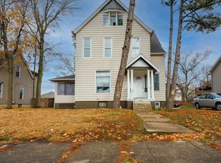 610 E Mulberry St, Bloomington, IL 61701