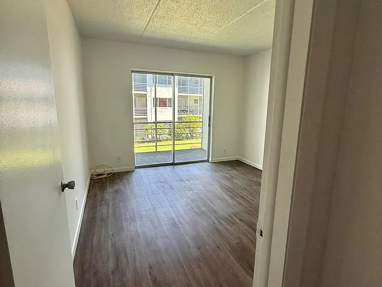 4500 N Flagler Dr #D9 — Photo 7