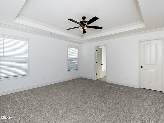 4th image of 300 Remington Dr
