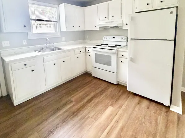451 Main St, East Haven, CT