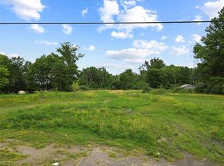 4832 Center Rd, Lowellville, OH 44436