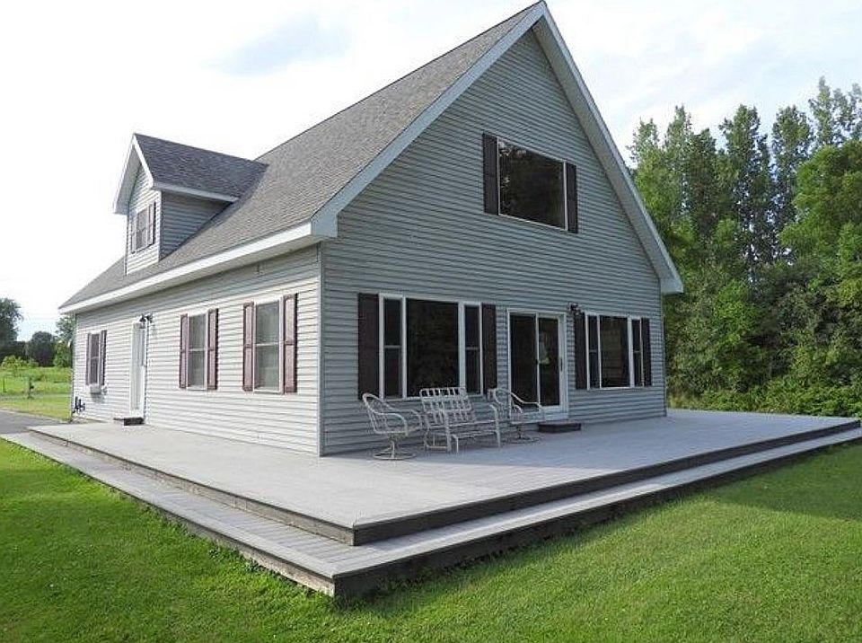 2nd image of 66 Lapointe Rd