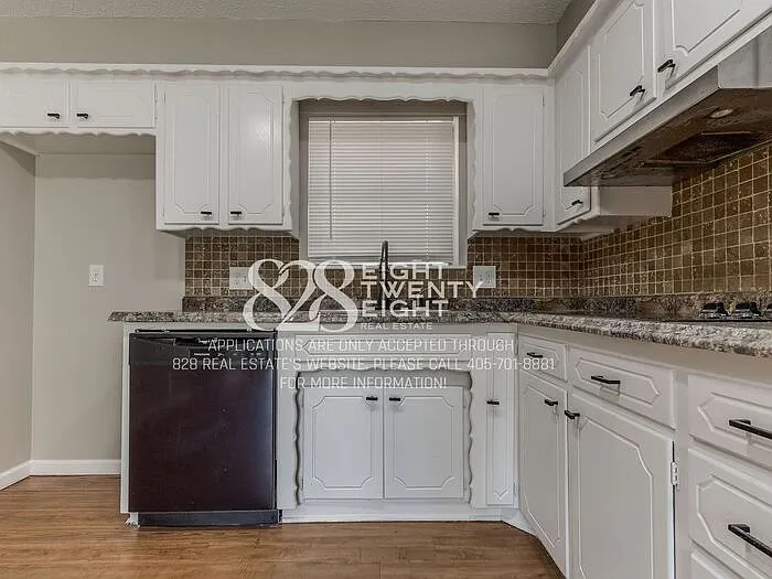 8129 NW 28th Ter — Photo 34