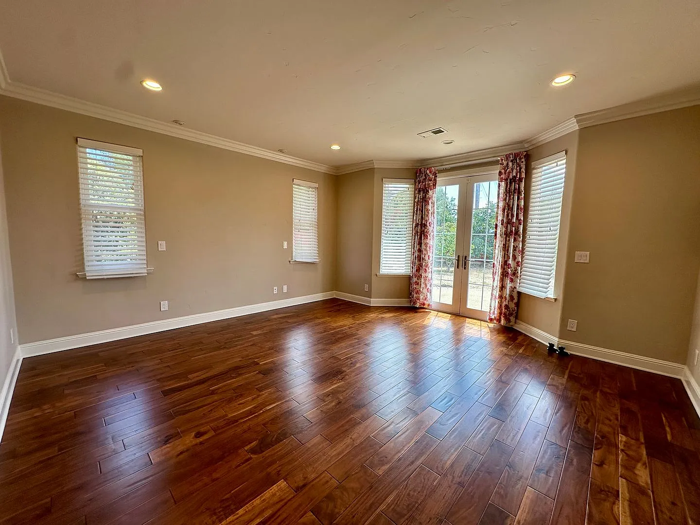 Beautifully Updated 4-Bedroom Home in Santa Clara — Photo 3