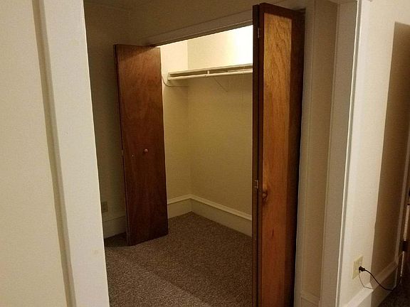 Side Rm. with big closet in Master Bedroom