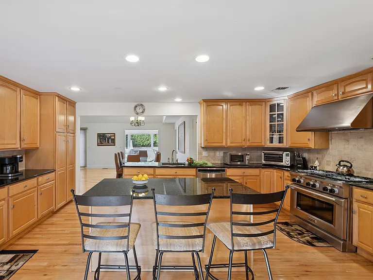 126 Malloy Dr — Photo 10