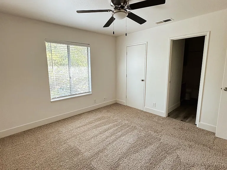 Parkview Apartments — Photo 11