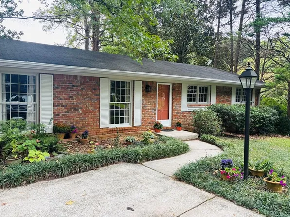 1552 Edinburgh Dr, Tucker, GA 30084