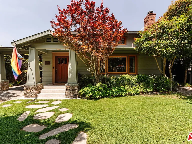 1951 Canyon Dr — Photo 2