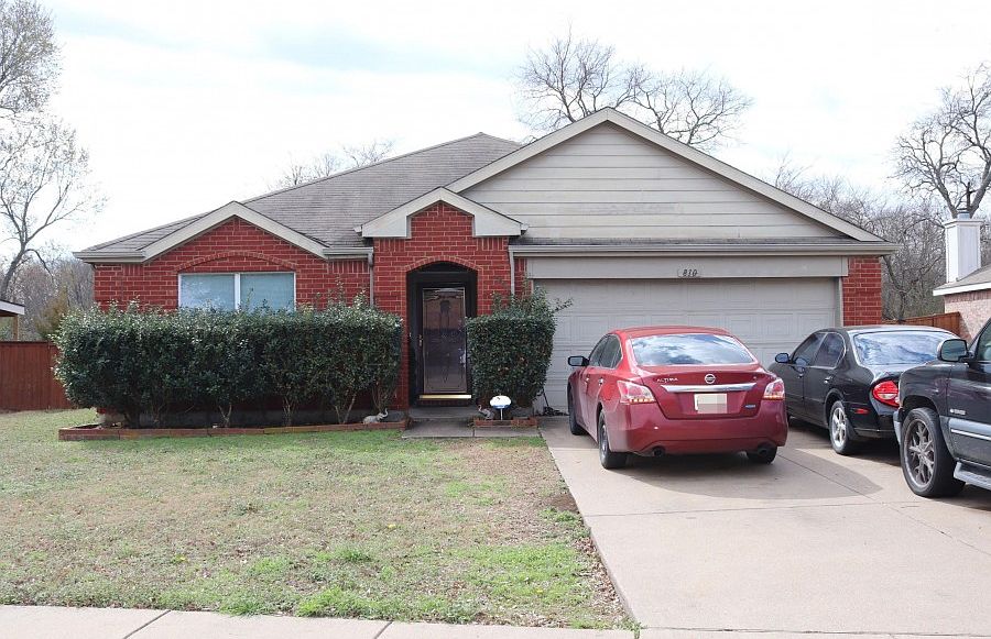 1st image of 810 Creekside Dr