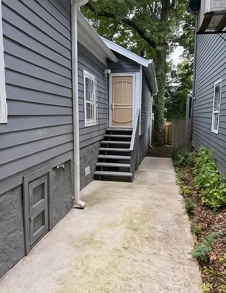 911 Smith St SW — Photo 2